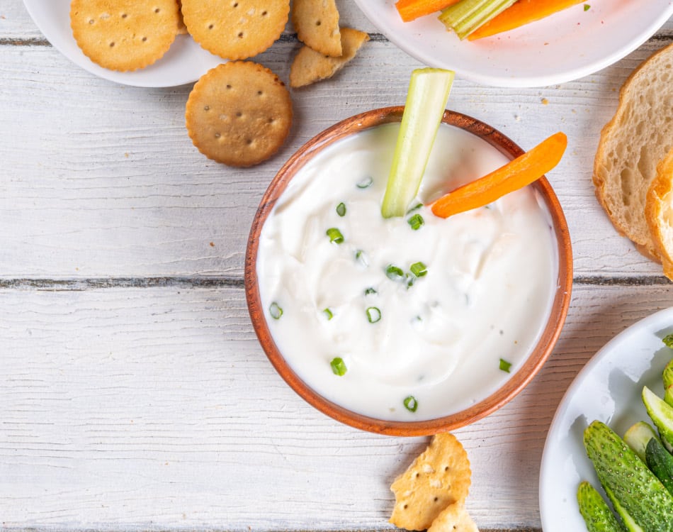 Primal-Protein-Chip-Cottage-Cheese-and-Chive-Dip